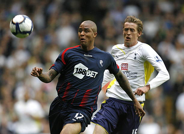 也凸显了球 也凸显了球